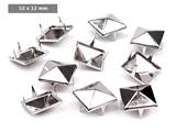 Cvočky na oblečení z nerezové oceli 12x12 mm pyramida - stříbrné
